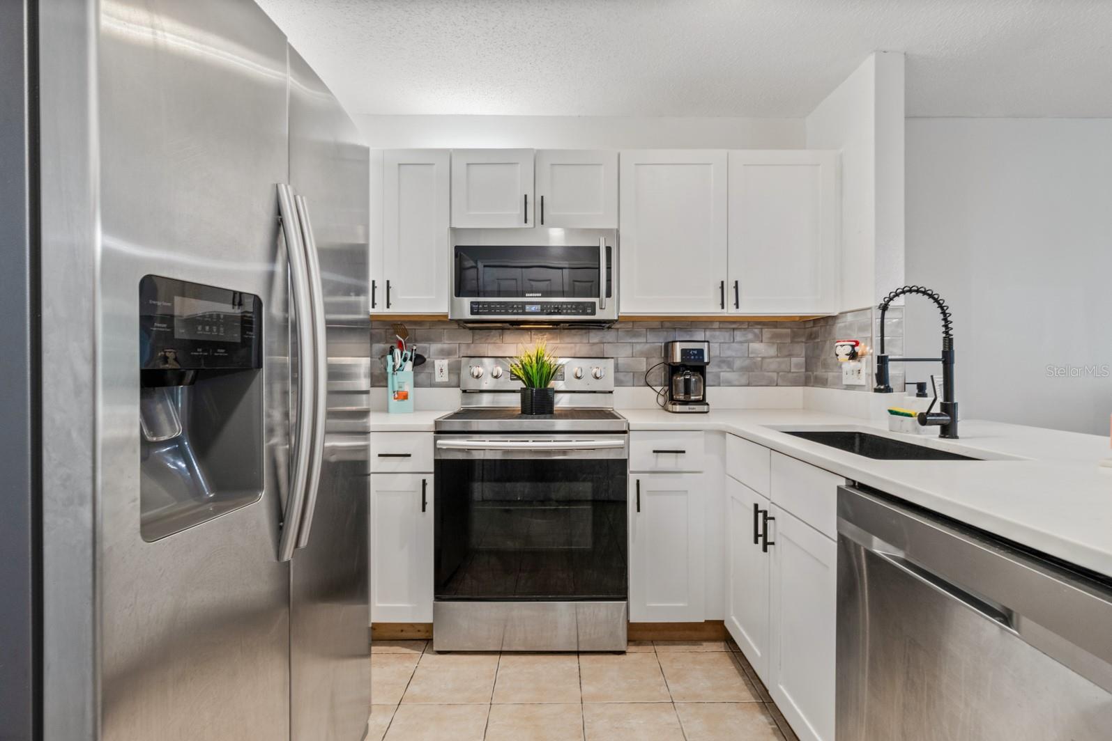 WINDSOR OAKS - Residential