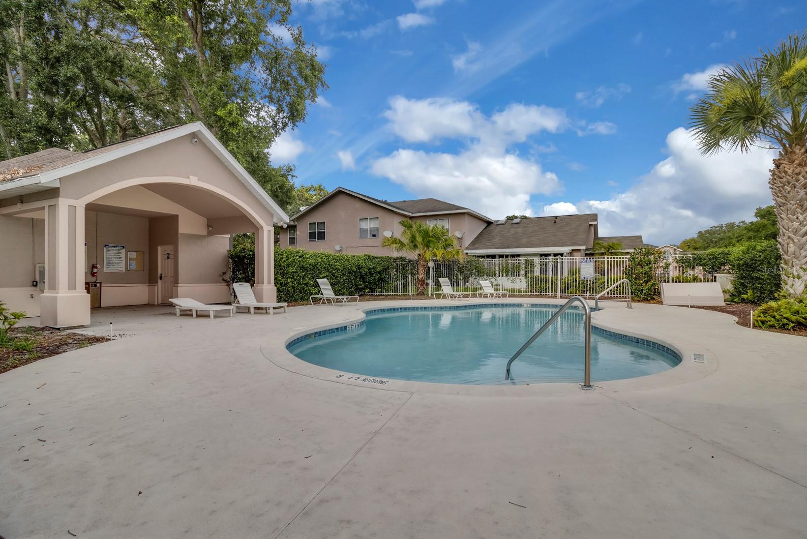 WINDSOR OAKS - Residential