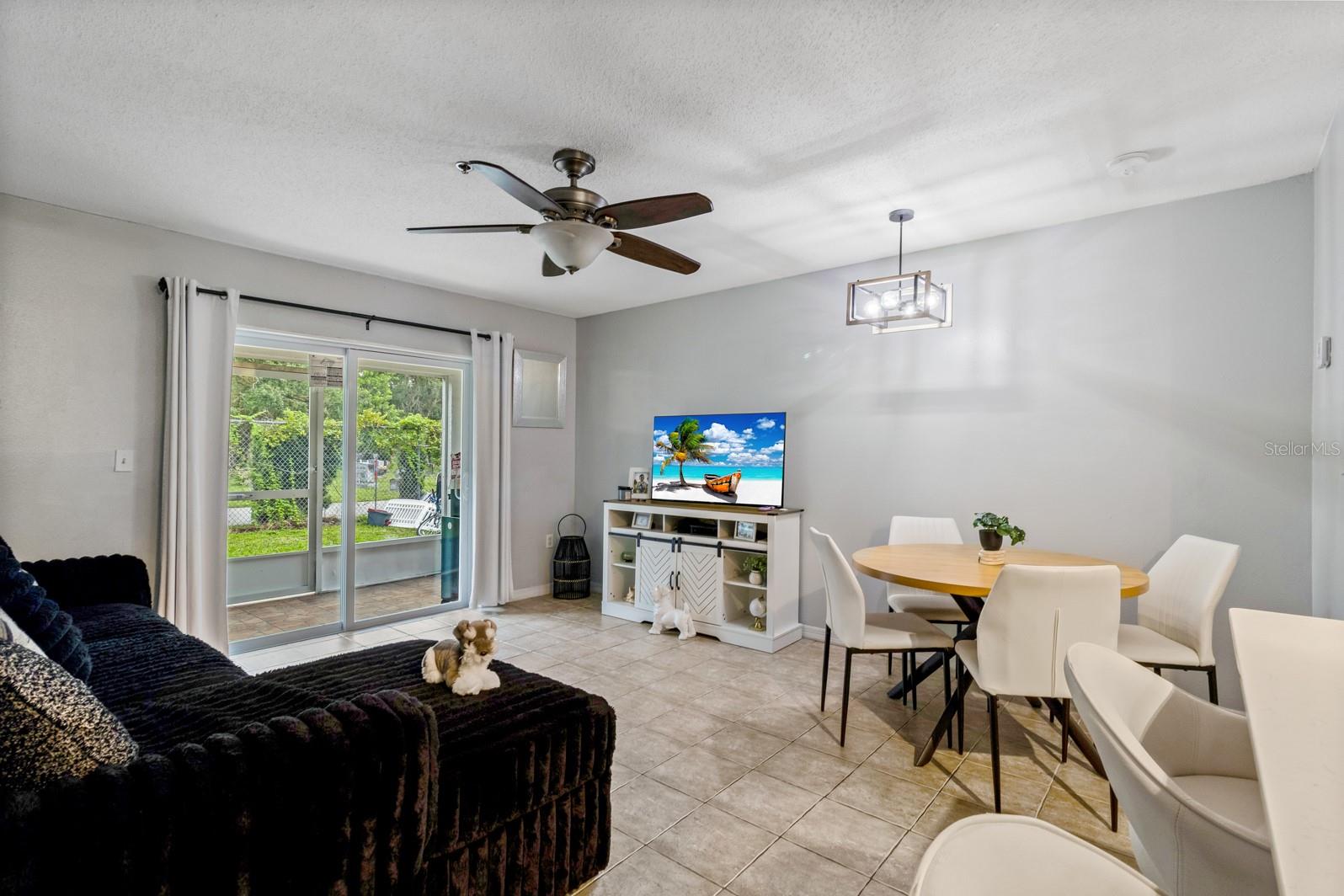 WINDSOR OAKS - Residential