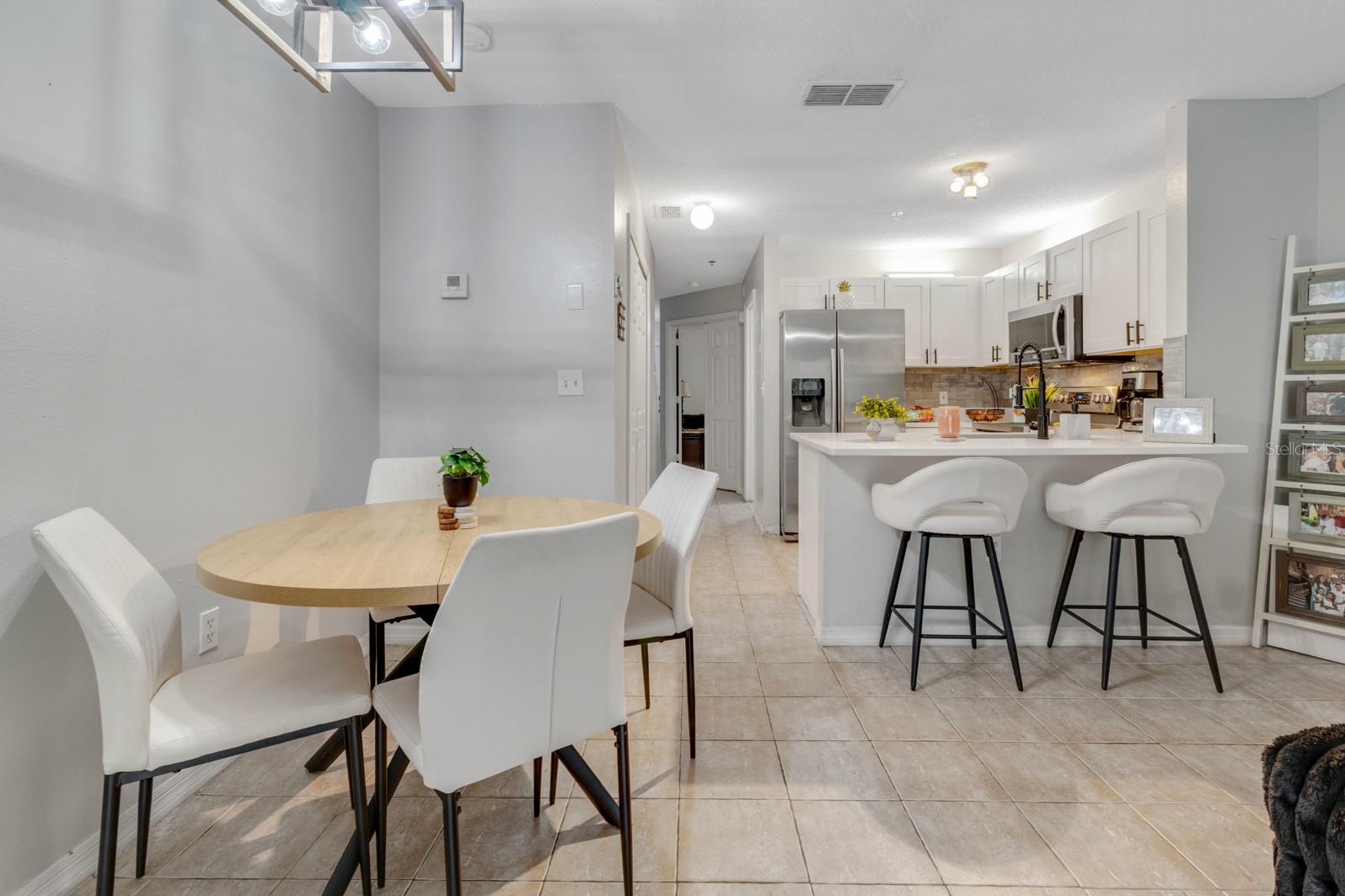 WINDSOR OAKS - Residential