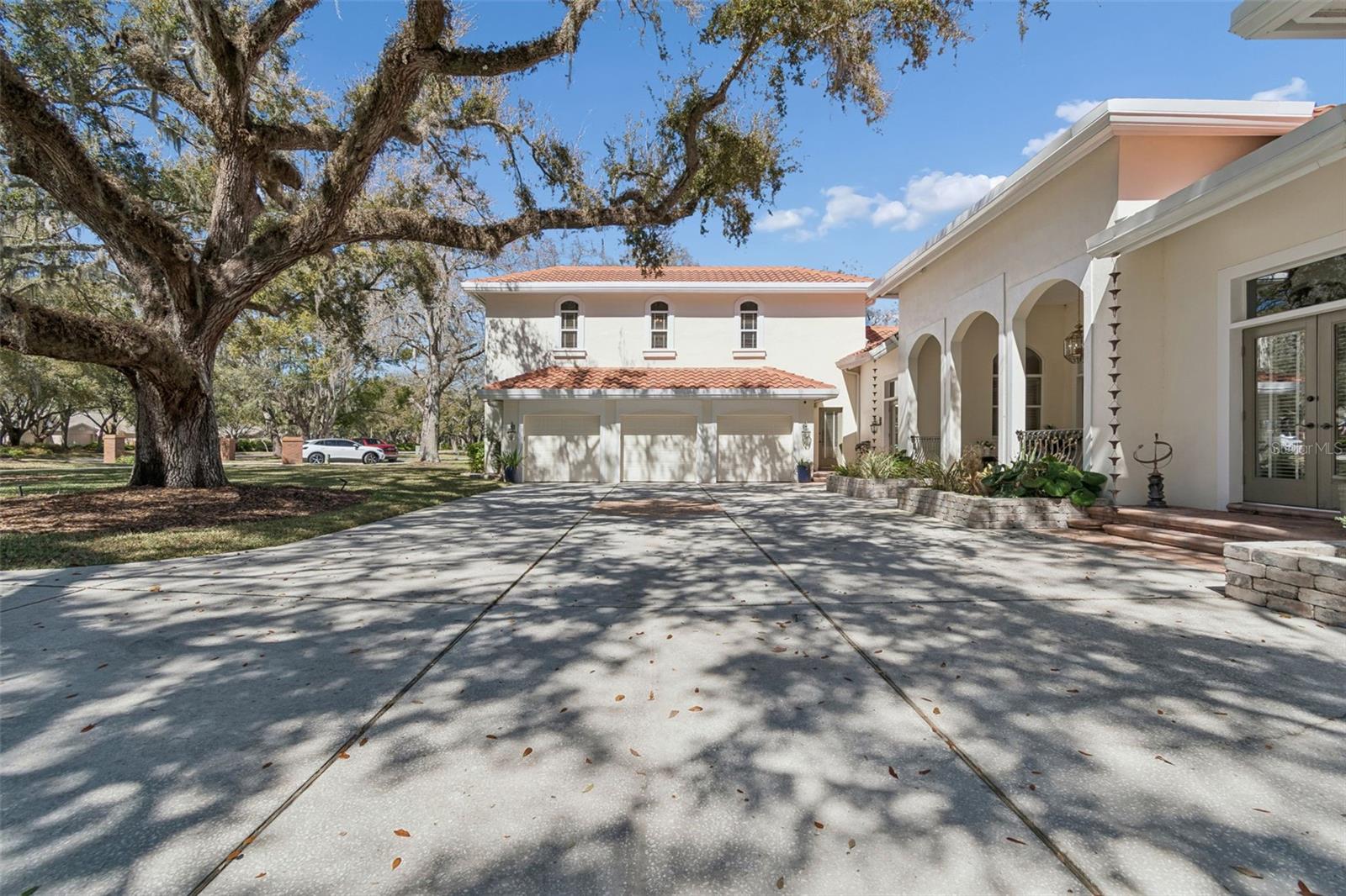 WATERFORD ON LAKE BERNADETTE - Residential