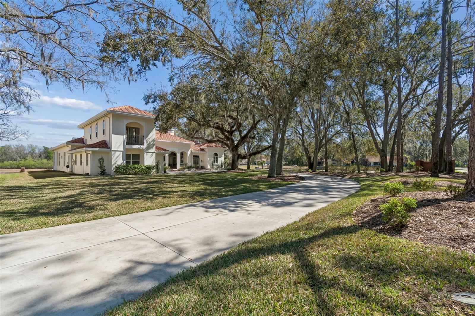 WATERFORD ON LAKE BERNADETTE - Residential