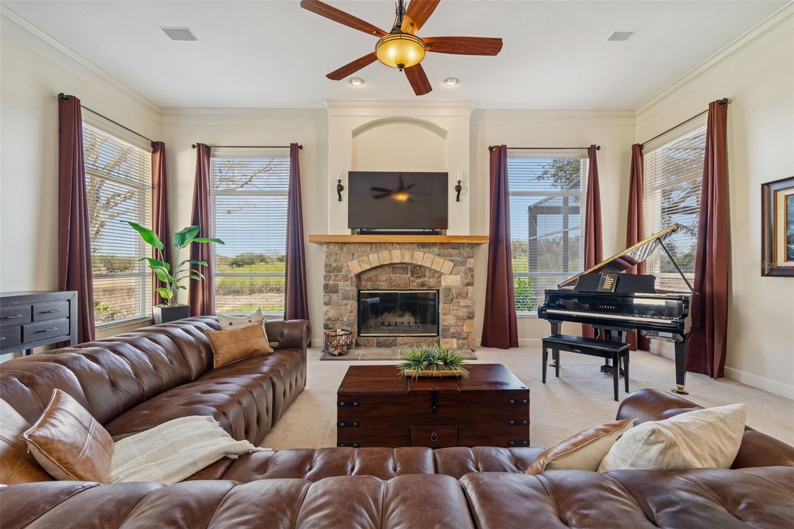 WATERFORD ON LAKE BERNADETTE - Residential