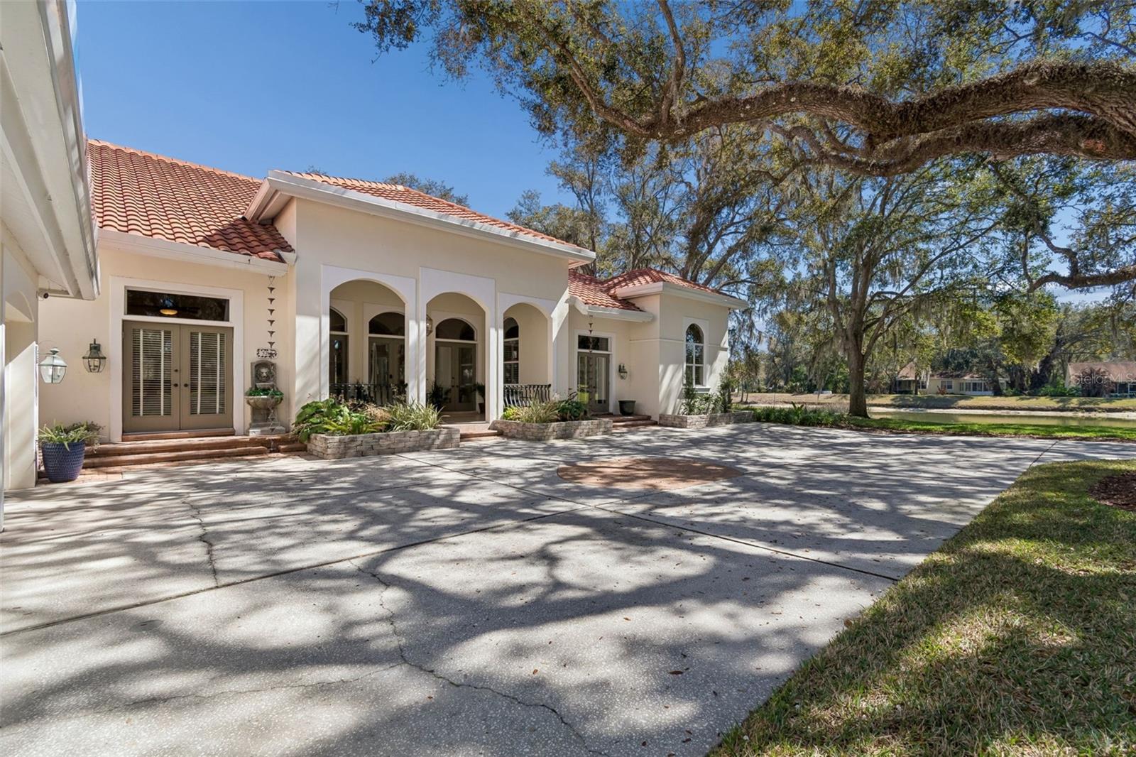 WATERFORD ON LAKE BERNADETTE - Residential