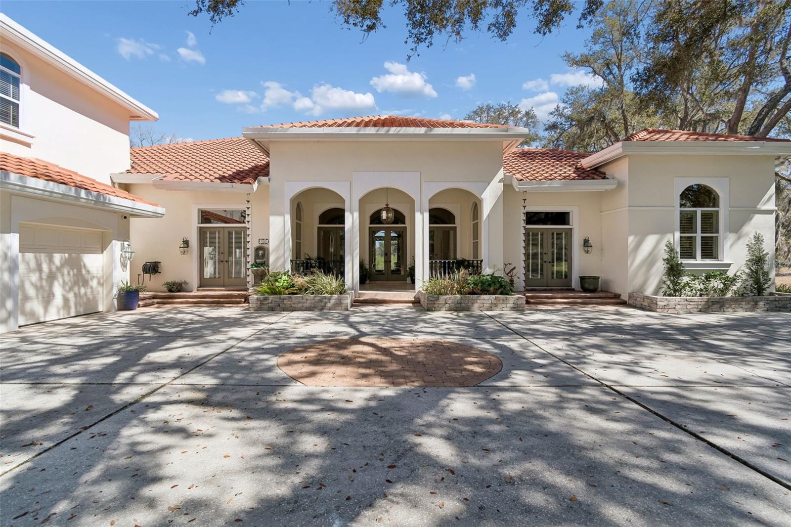 WATERFORD ON LAKE BERNADETTE - Residential