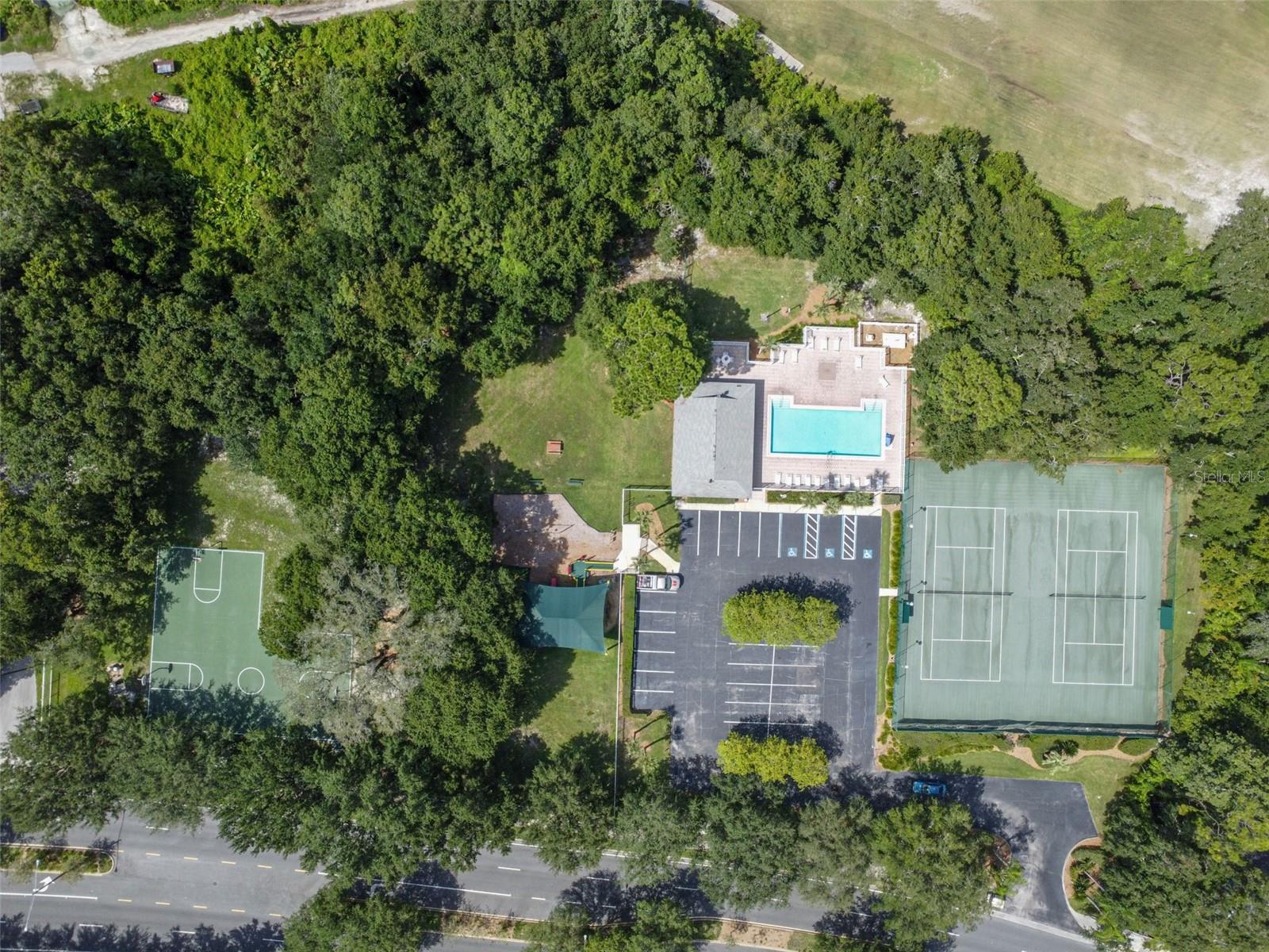 WATERFORD ON LAKE BERNADETTE - Residential