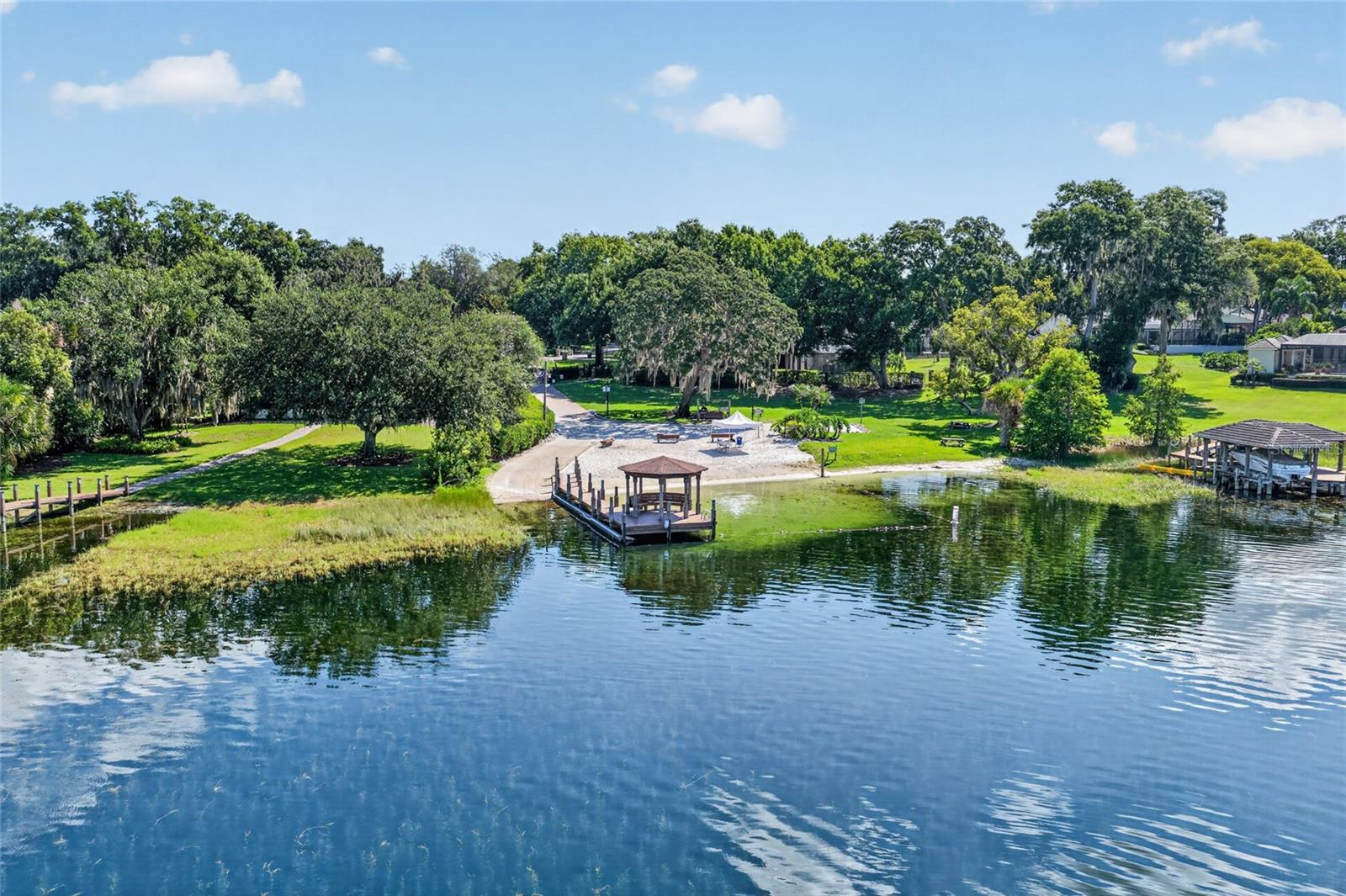 WINDERMERE DOWNS - Residential