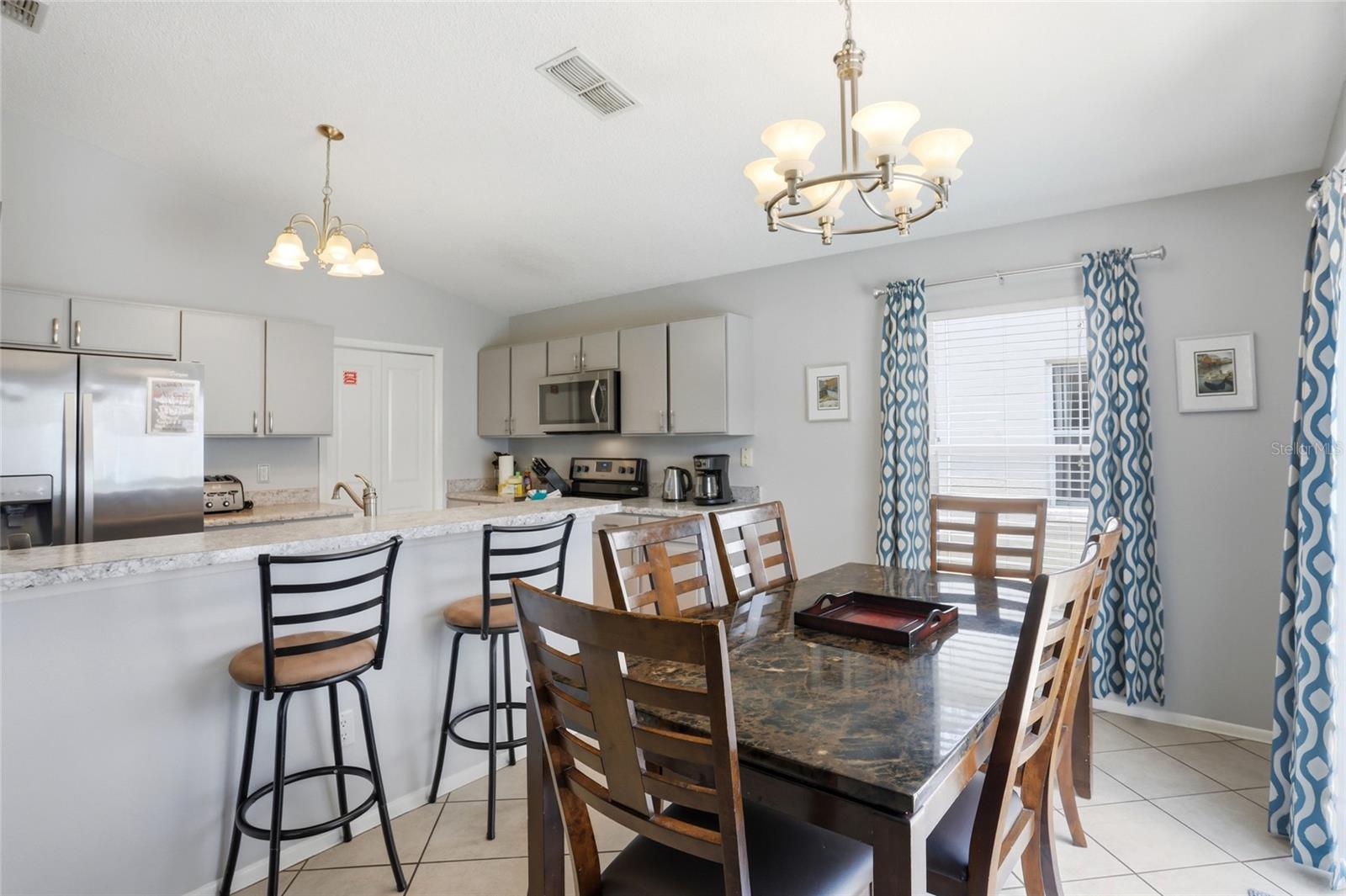 HAMPTON ESTATES - Residential