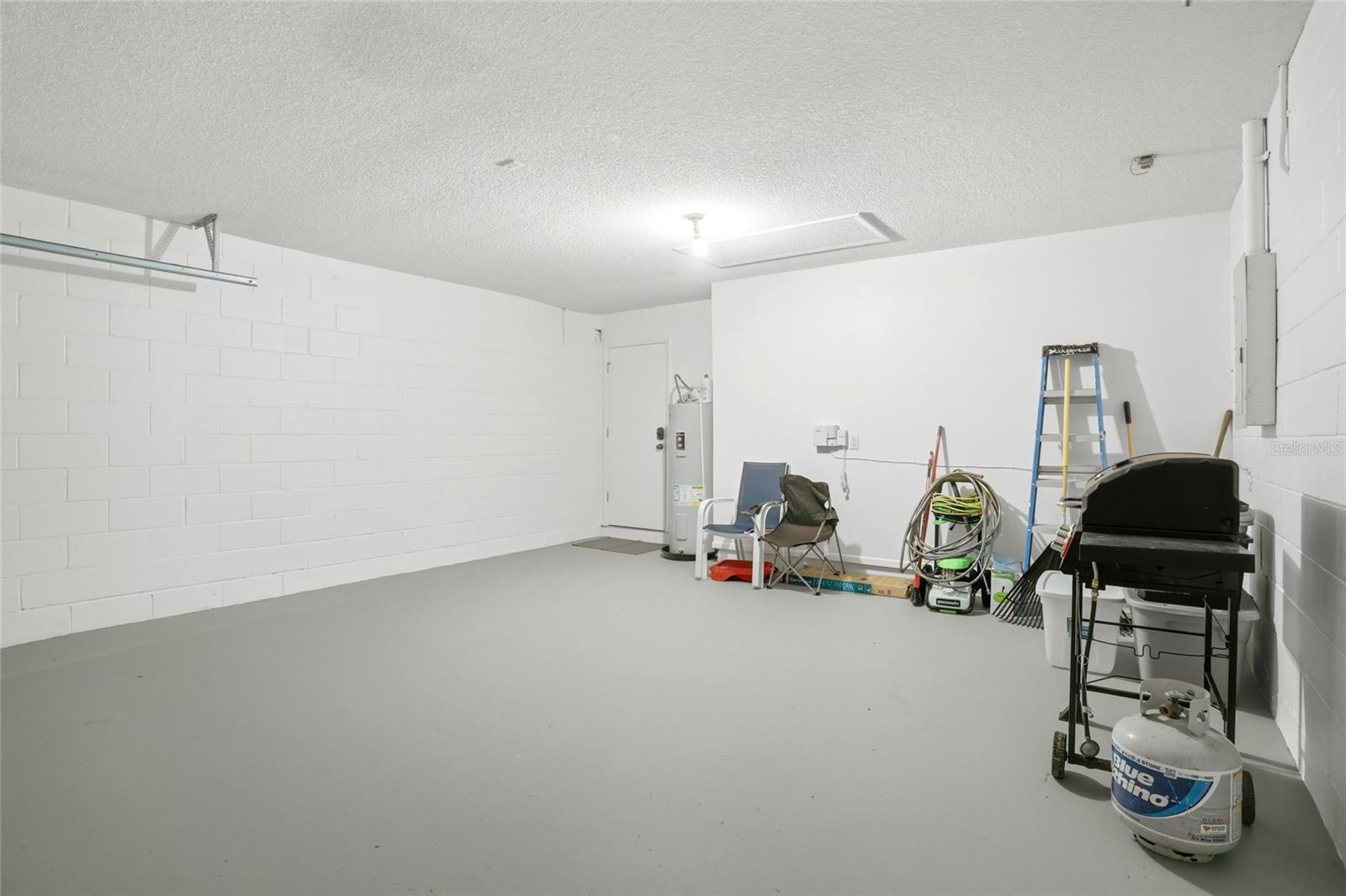 HAMPTON ESTATES - Residential