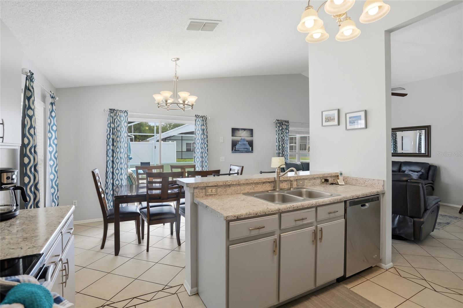HAMPTON ESTATES - Residential