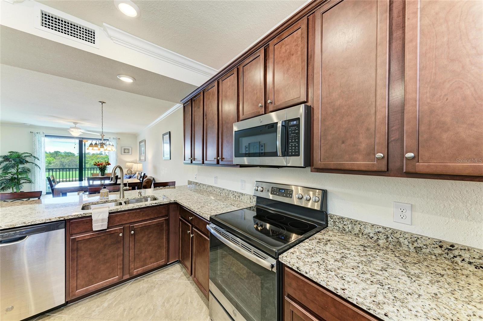 LAKEWOOD NATIONAL - Residential