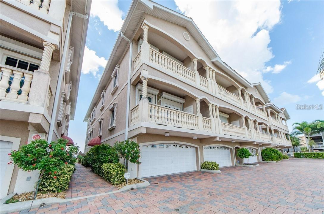 BELLA PLAYA TWNHMS - Residential