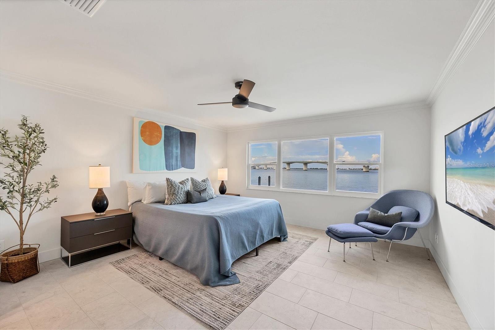 HARBOR HOUSE WEST - Residential