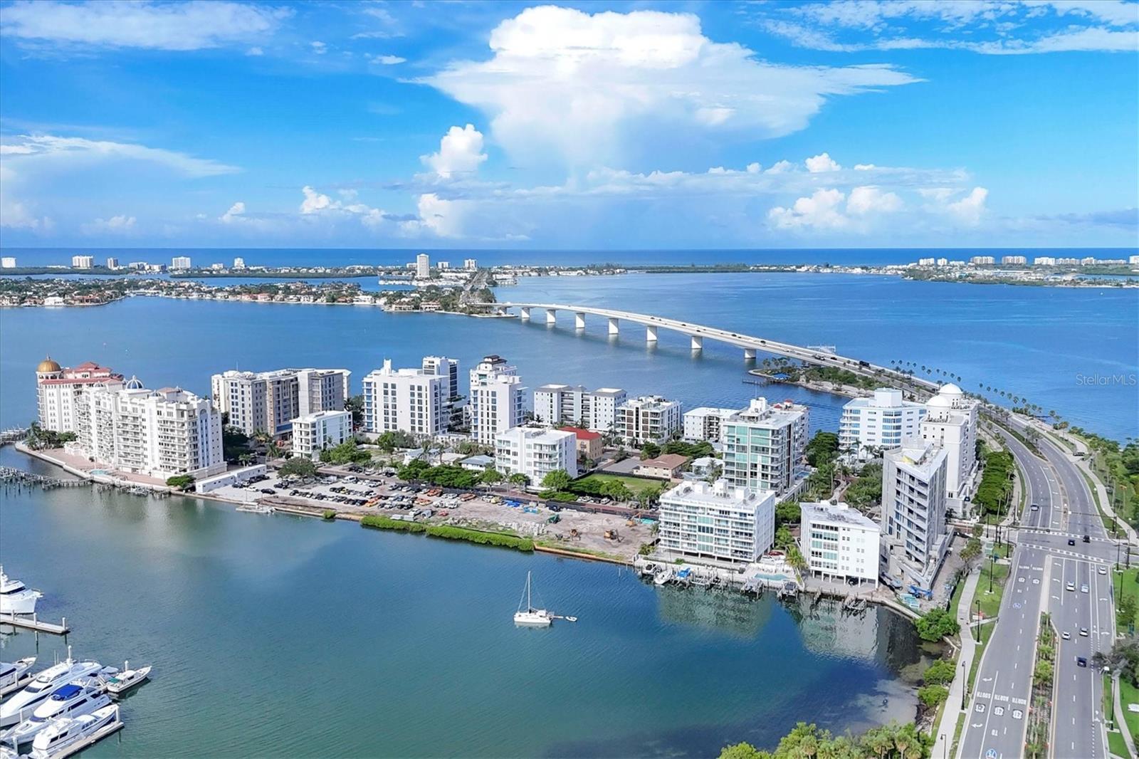 HARBOR HOUSE WEST - Residential