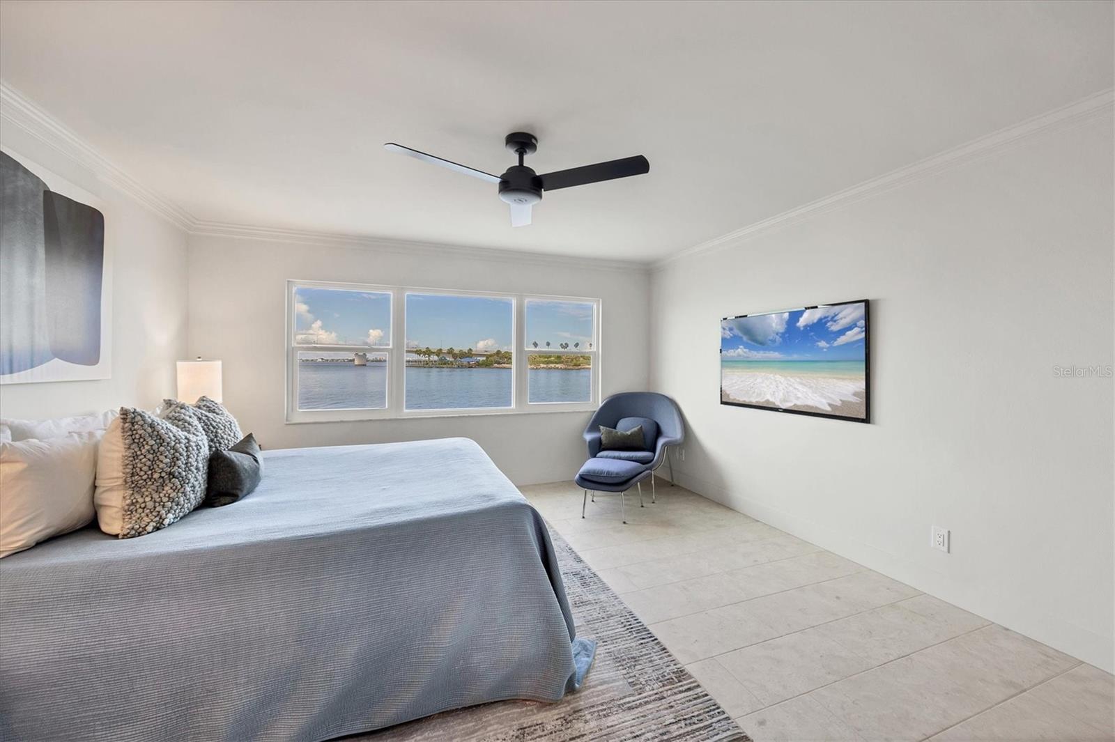 HARBOR HOUSE WEST - Residential