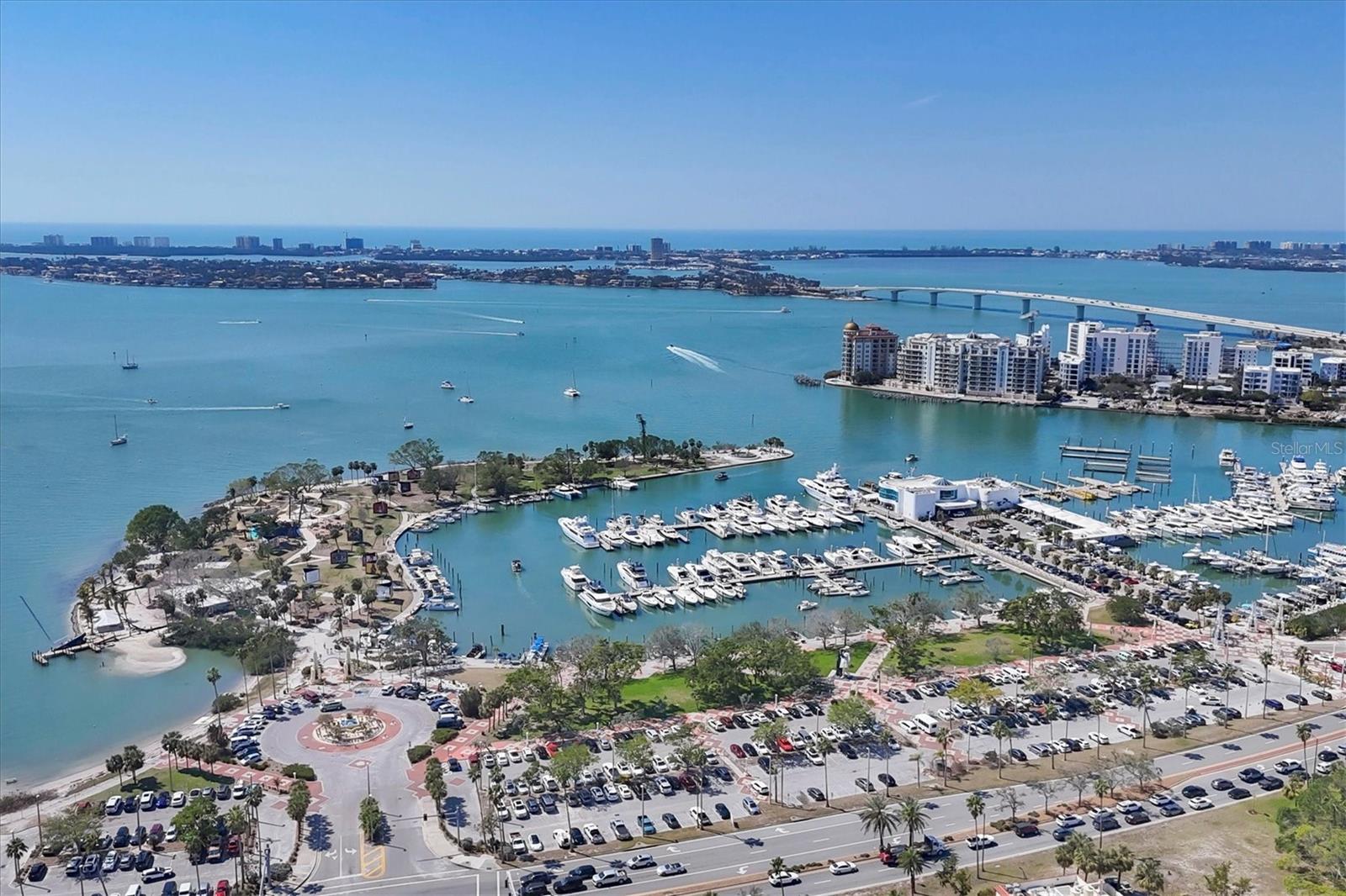 HARBOR HOUSE WEST - Residential