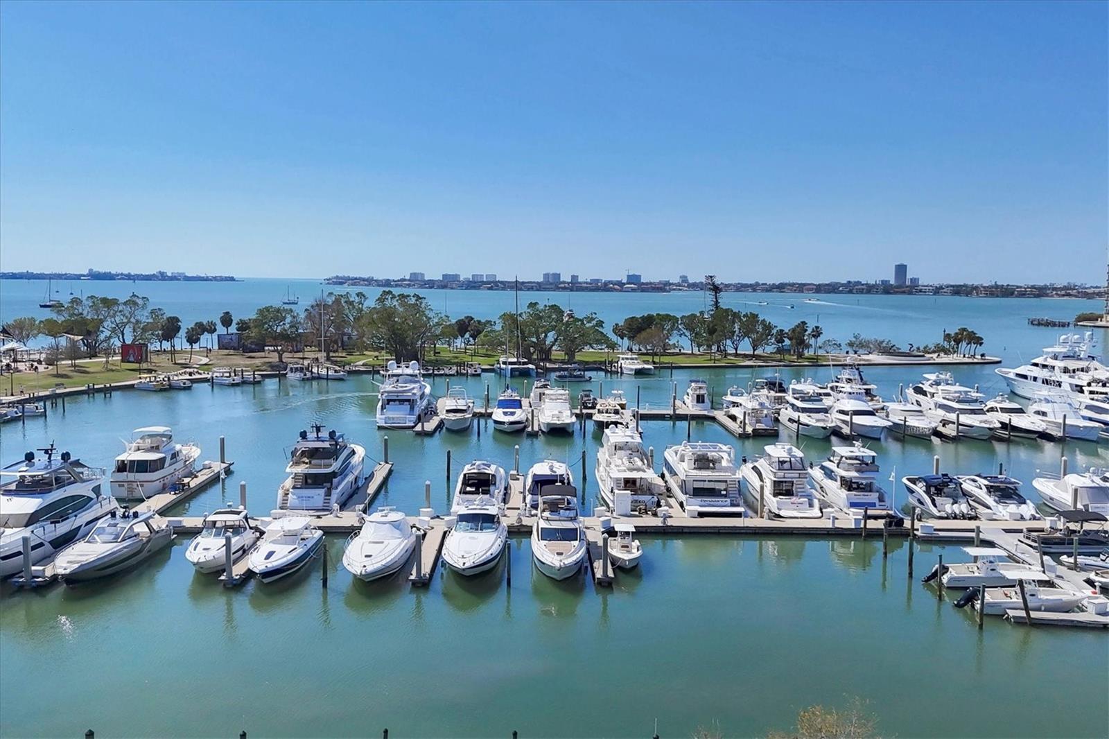 HARBOR HOUSE WEST - Residential