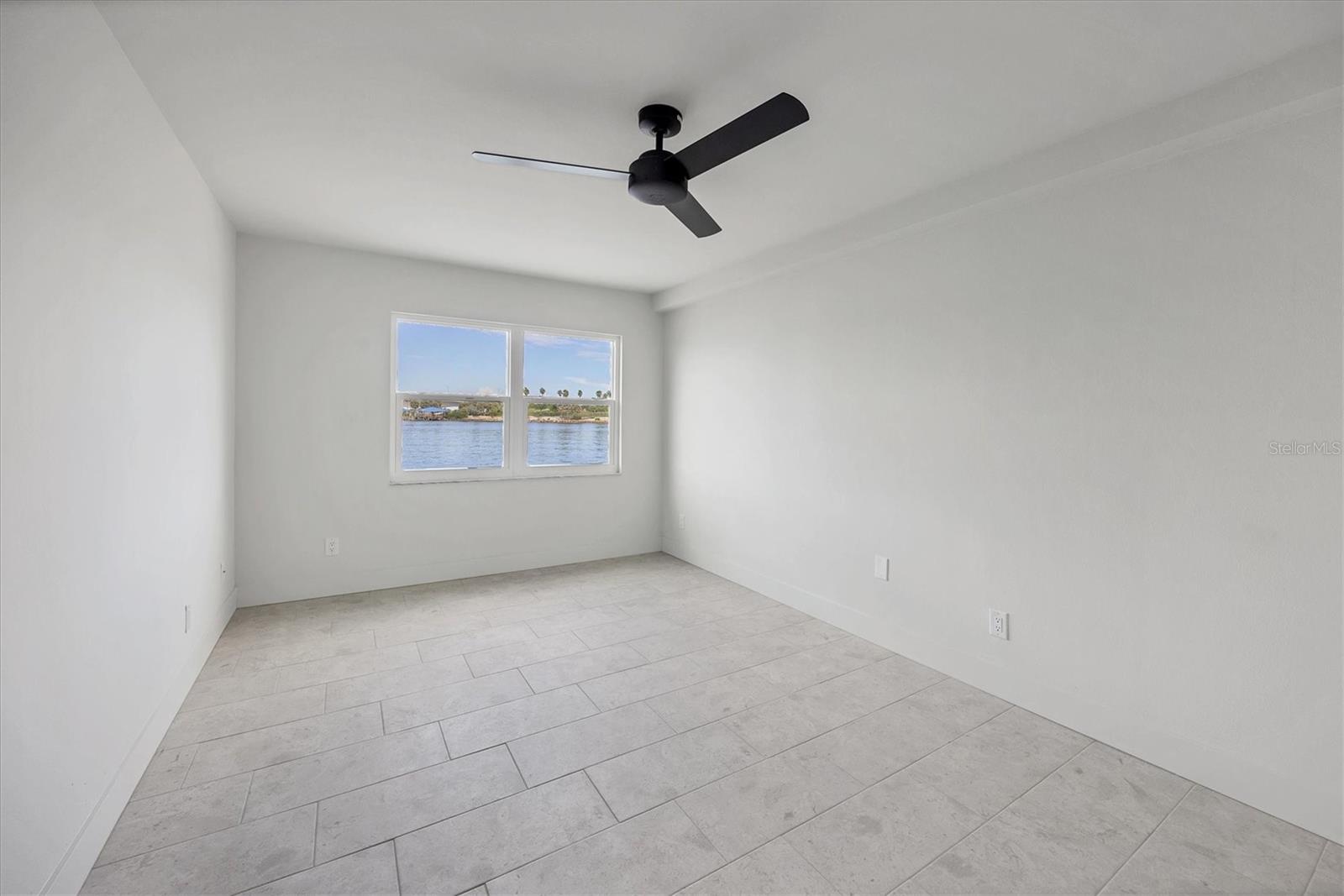 HARBOR HOUSE WEST - Residential