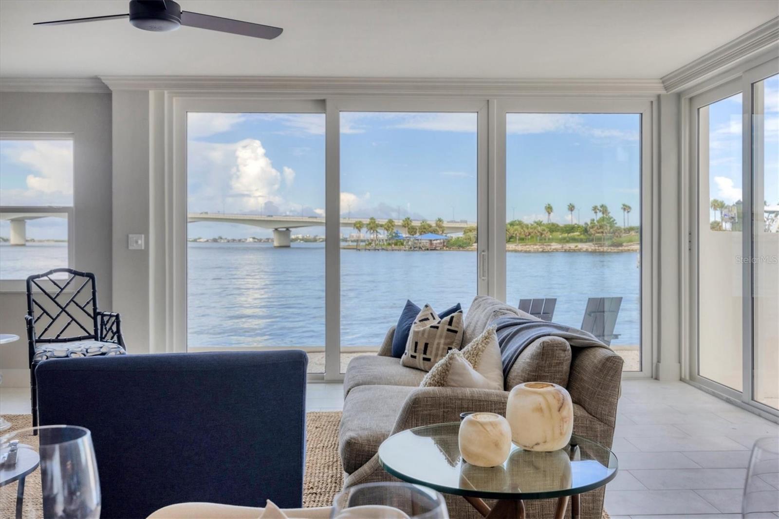 HARBOR HOUSE WEST - Residential