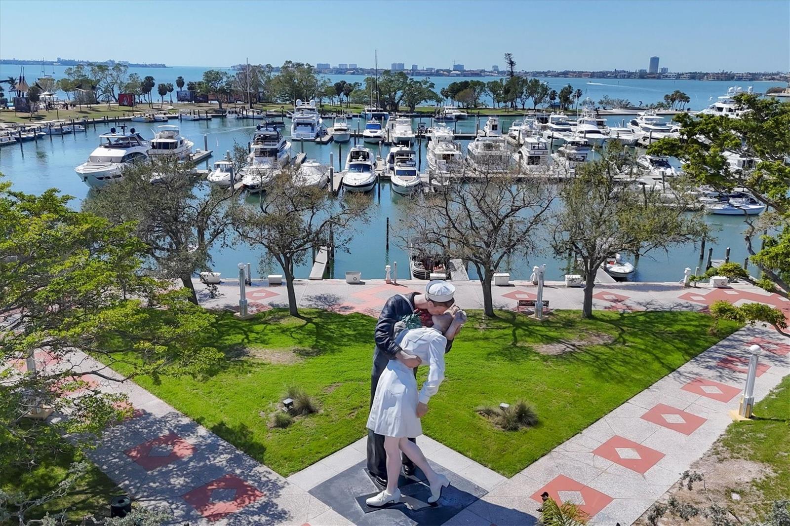 HARBOR HOUSE WEST - Residential
