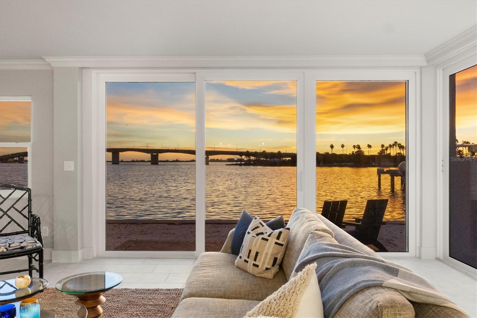 HARBOR HOUSE WEST - Residential