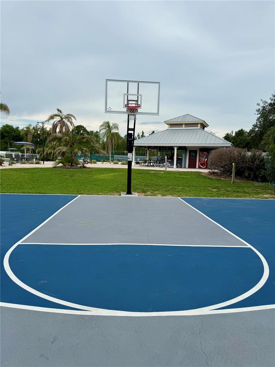 ISLAND CLUB WEST PH 02 - Residential Lease