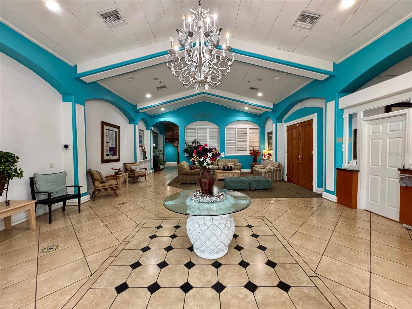 ISLAND CLUB WEST PH 02 - Residential Lease
