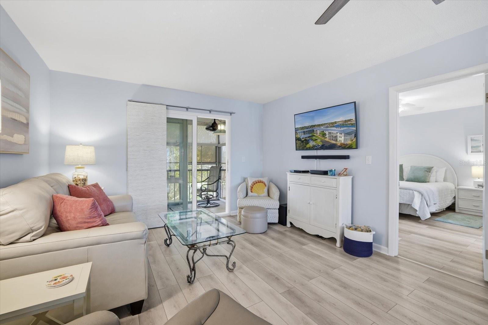 COUNTRY CLUB APTS - Residential