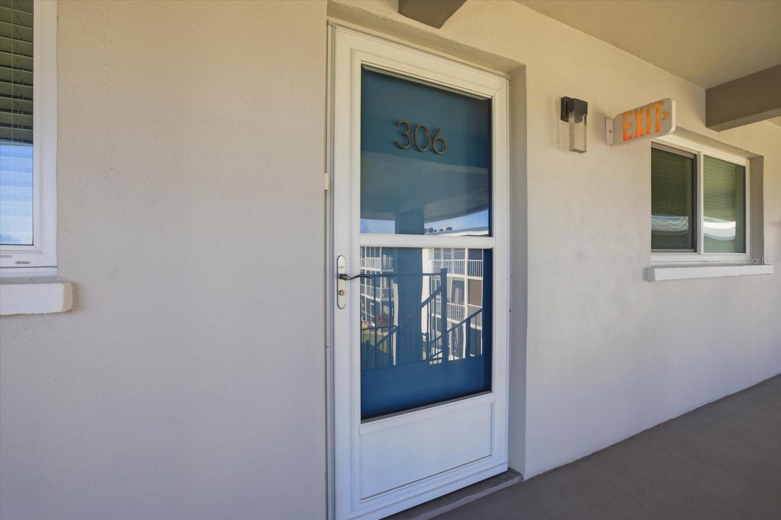 COUNTRY CLUB APTS - Residential