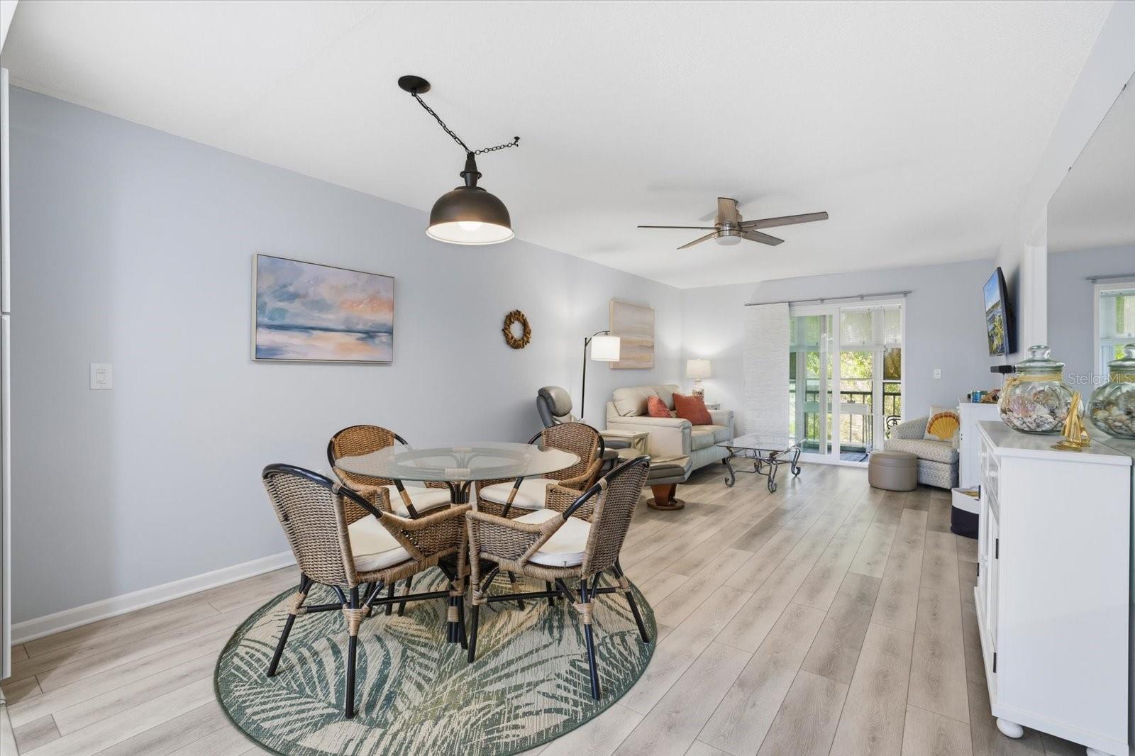 COUNTRY CLUB APTS - Residential
