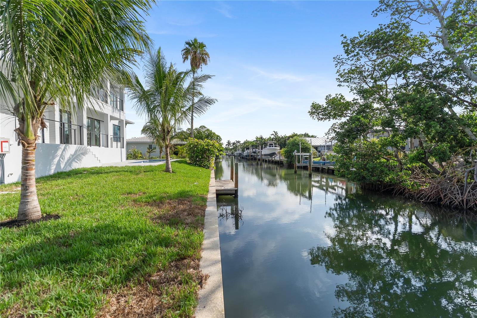 SLEEPY LAGOON PARK - Residential