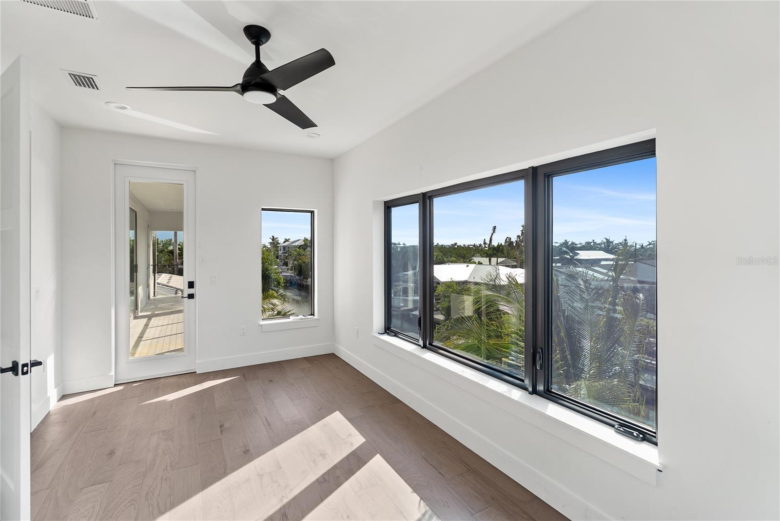 SLEEPY LAGOON PARK - Residential