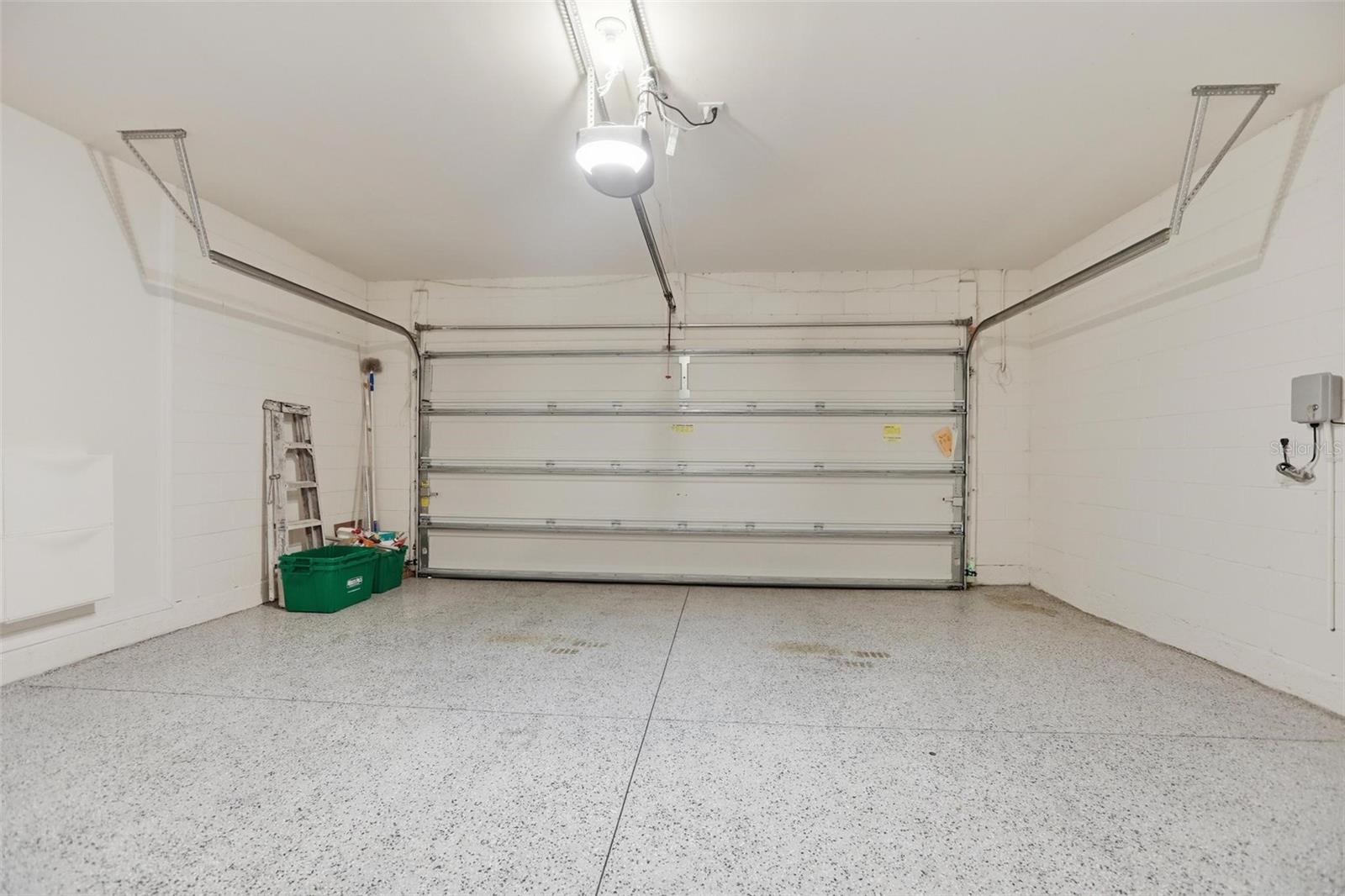 RIVIERA BELLA UN 9A - Residential Lease