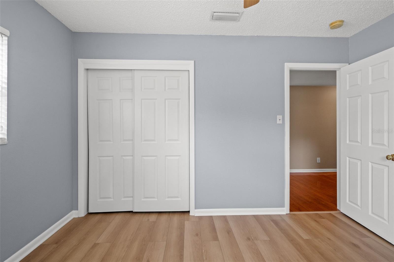 LINCOLN SQUARE - Residential