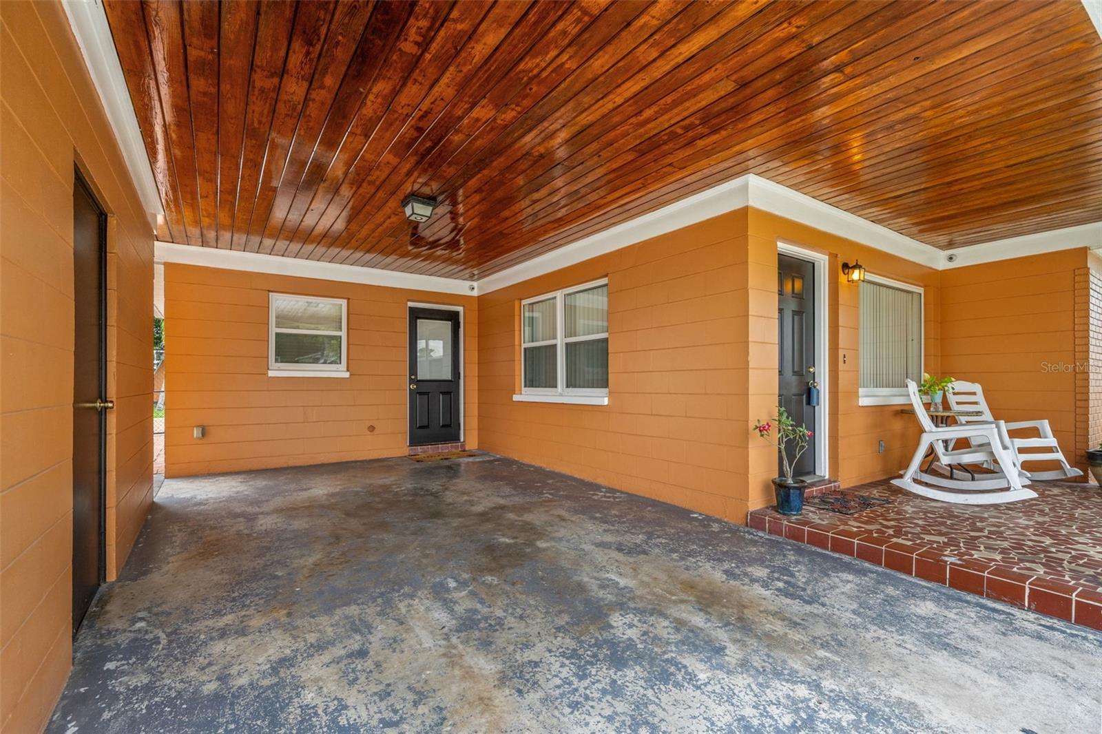 LINCOLN SQUARE - Residential