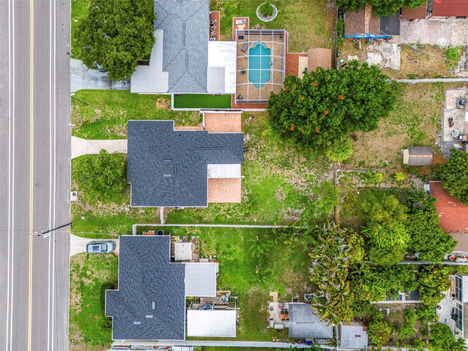 LINCOLN SQUARE - Residential