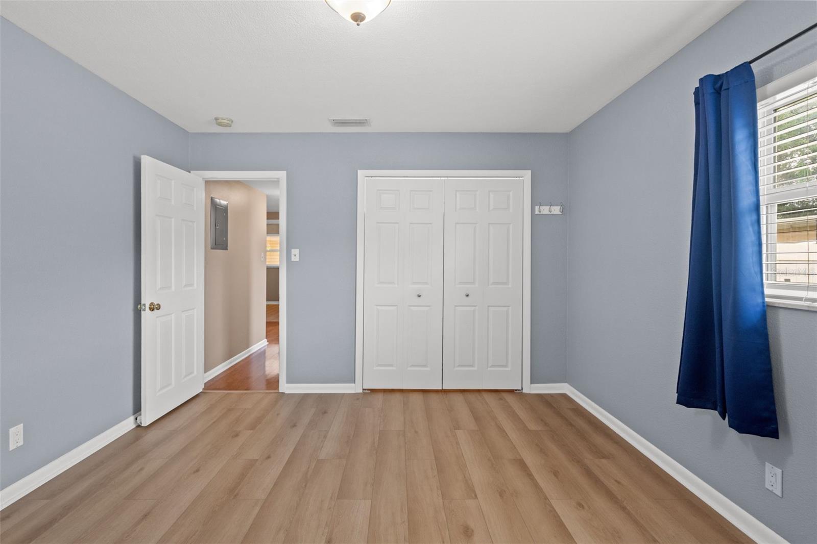 LINCOLN SQUARE - Residential