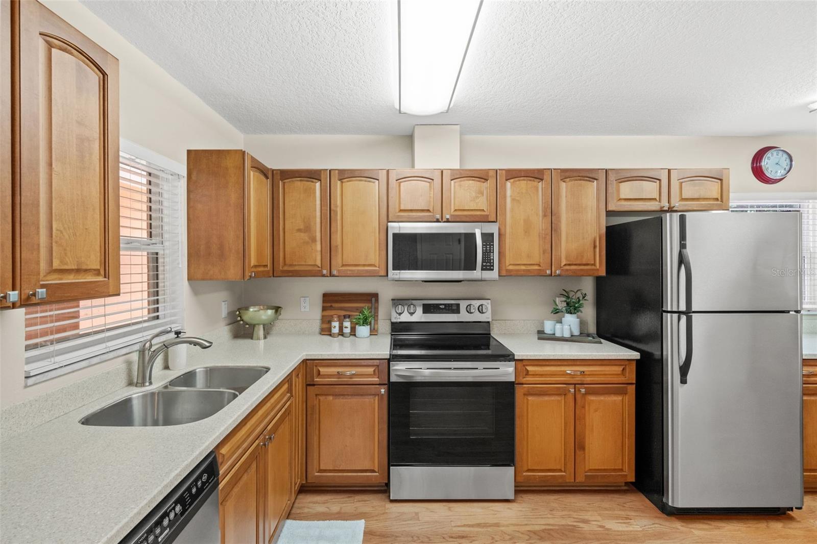 LINCOLN SQUARE - Residential