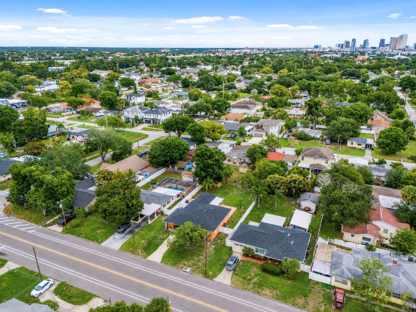 LINCOLN SQUARE - Residential