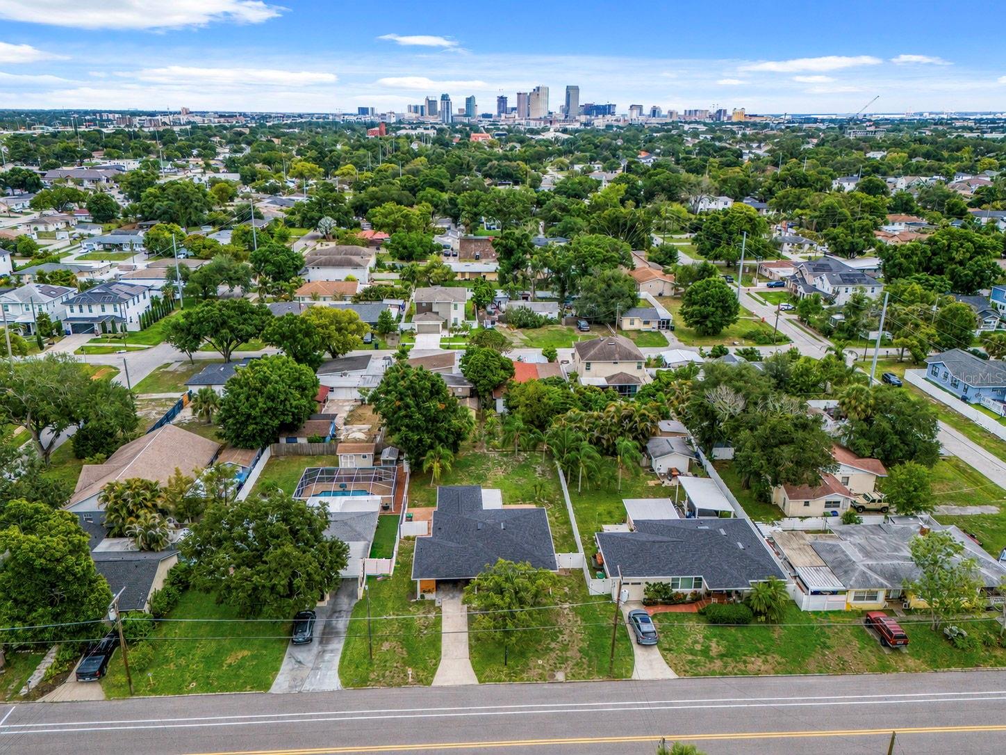 LINCOLN SQUARE - Residential
