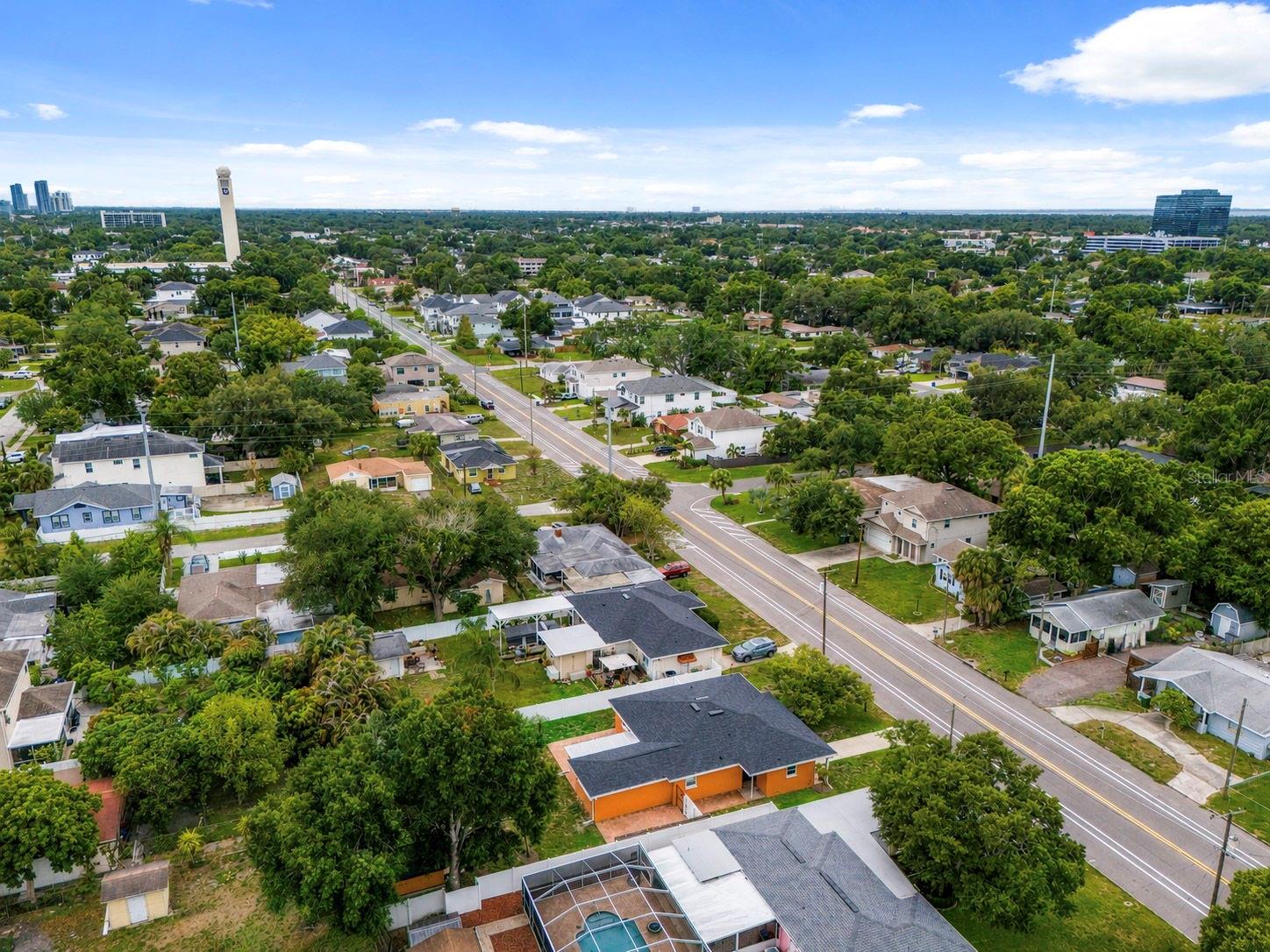 LINCOLN SQUARE - Residential