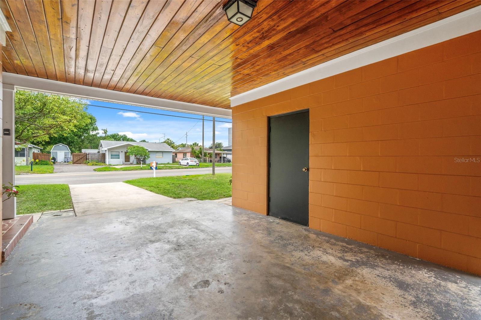 LINCOLN SQUARE - Residential