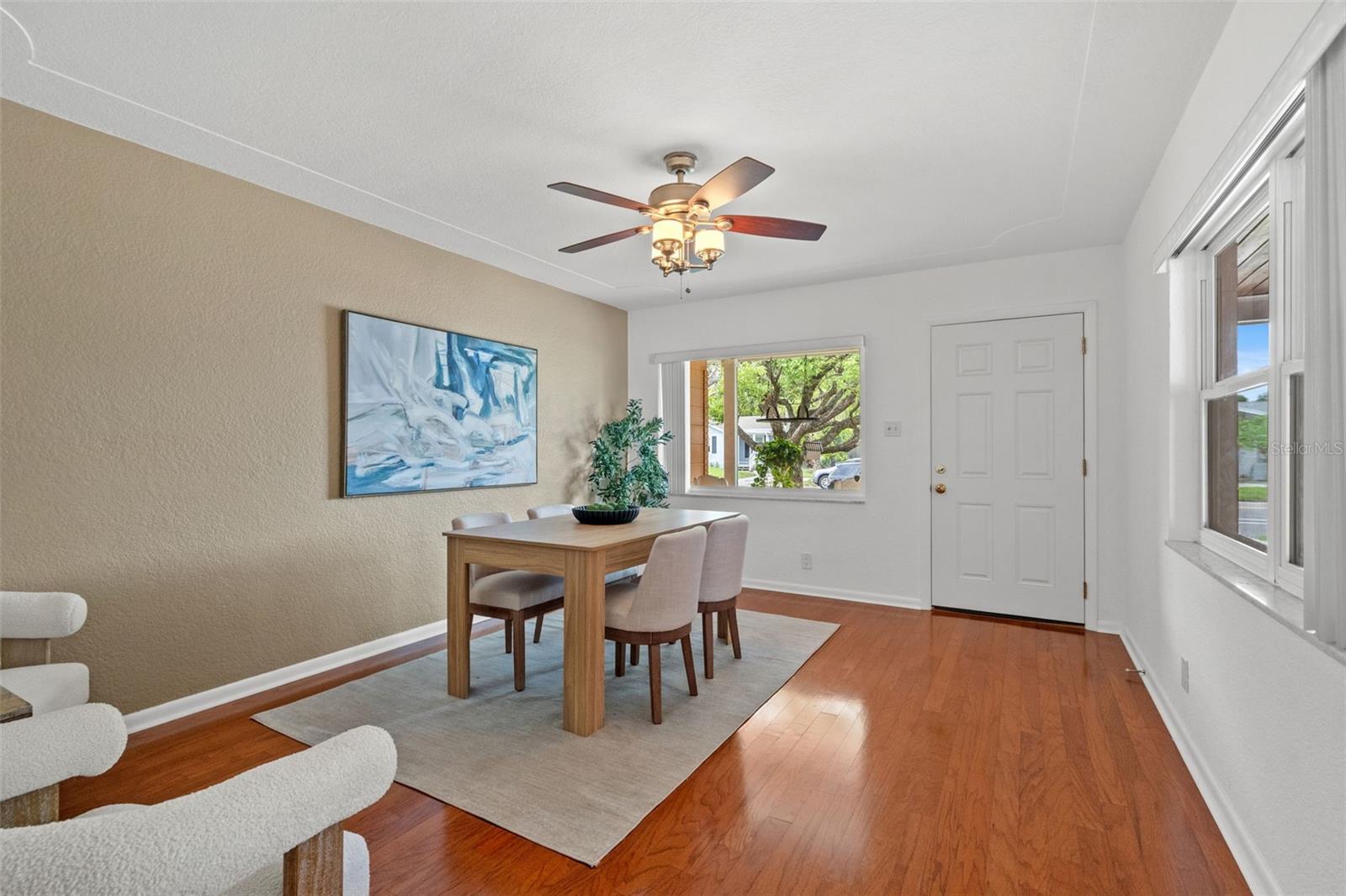 LINCOLN SQUARE - Residential