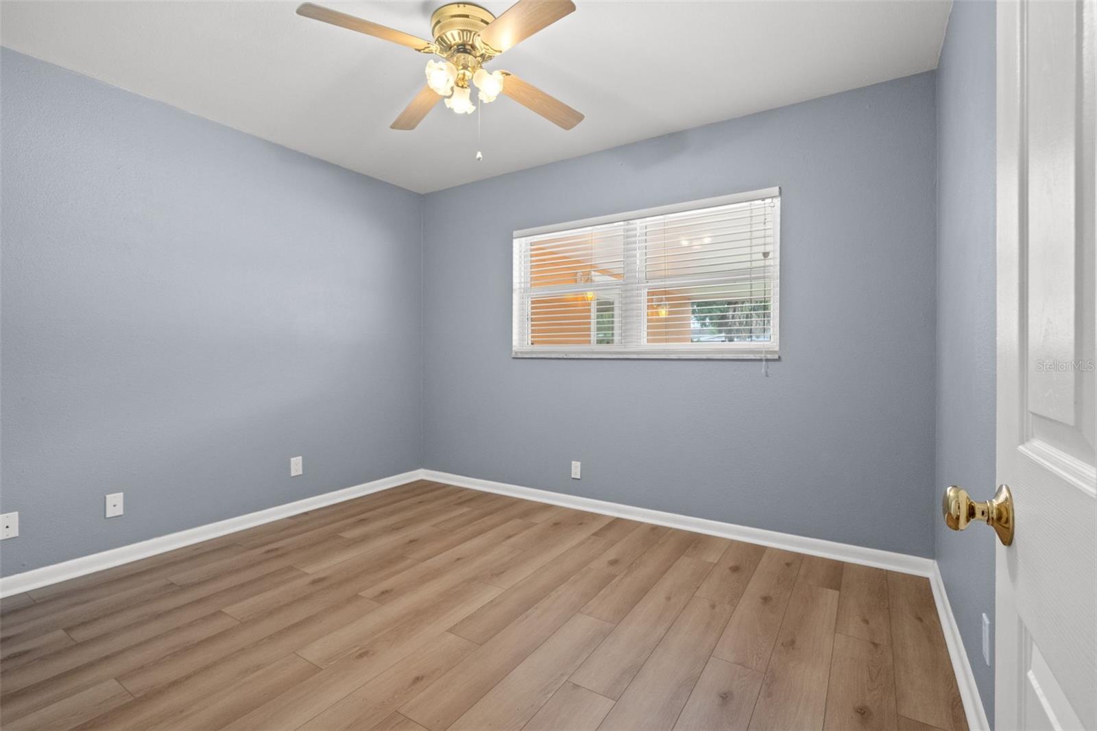 LINCOLN SQUARE - Residential