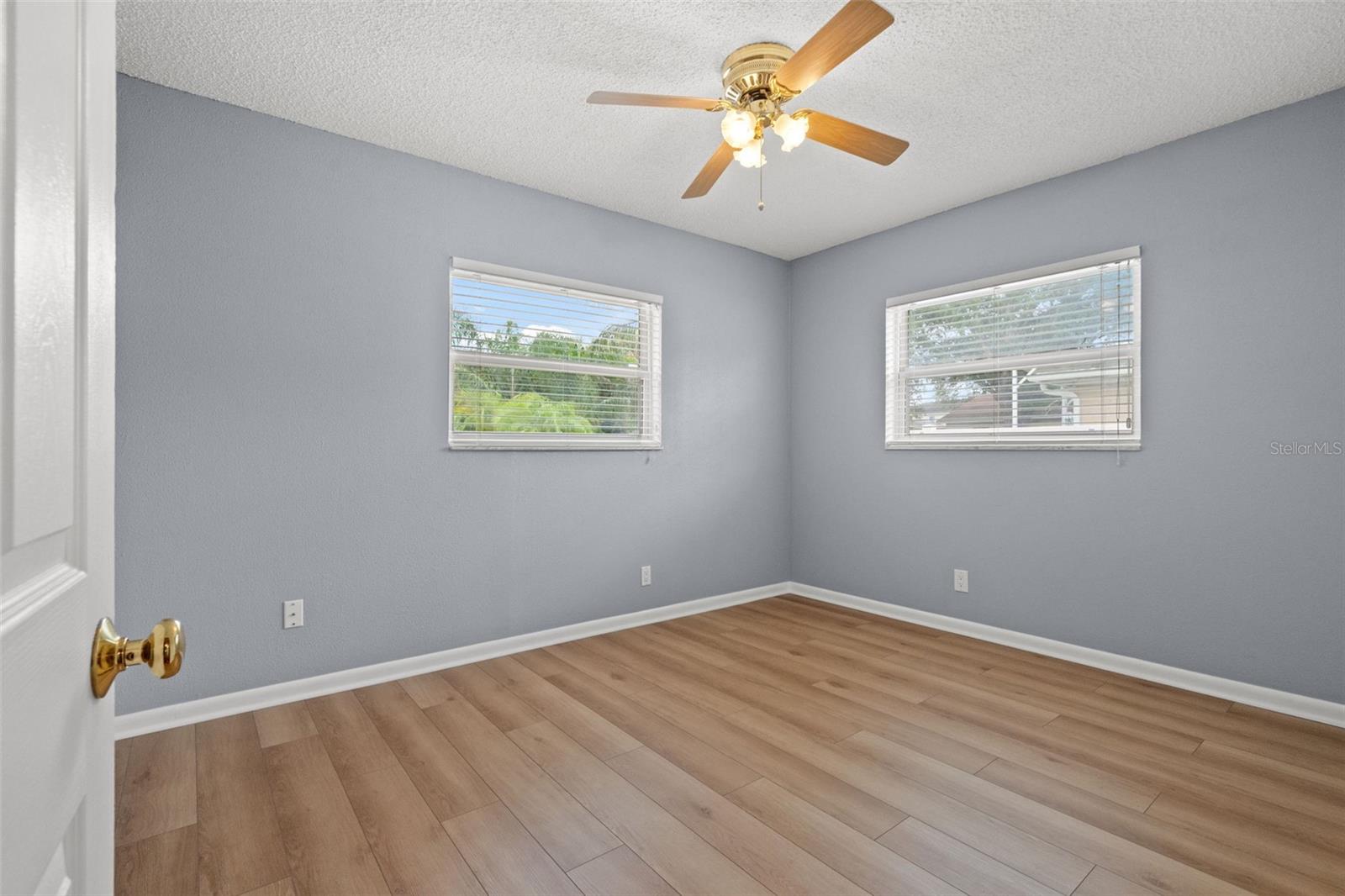 LINCOLN SQUARE - Residential
