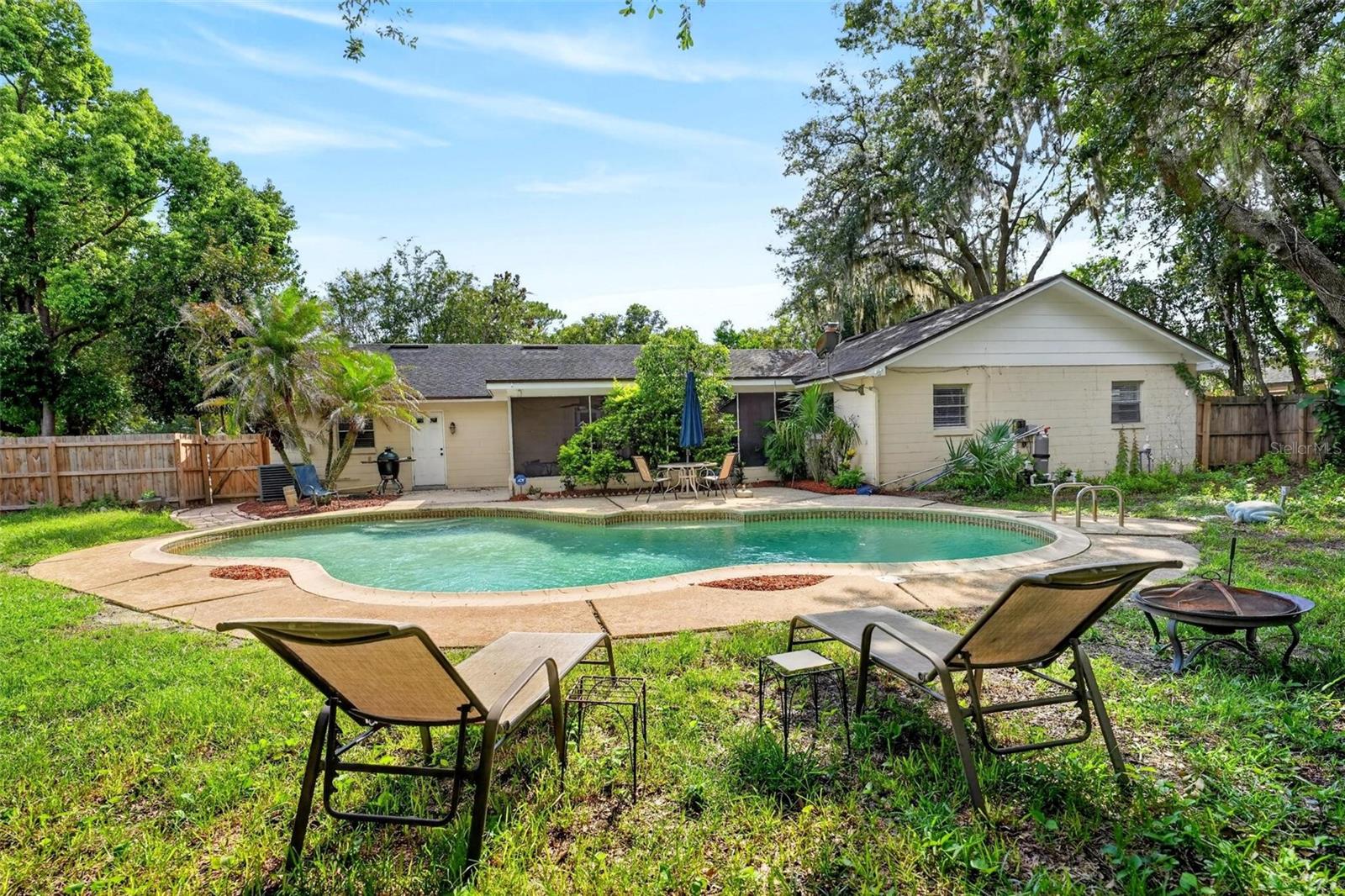 SWEETWATER OAKS SEC 04 - Residential