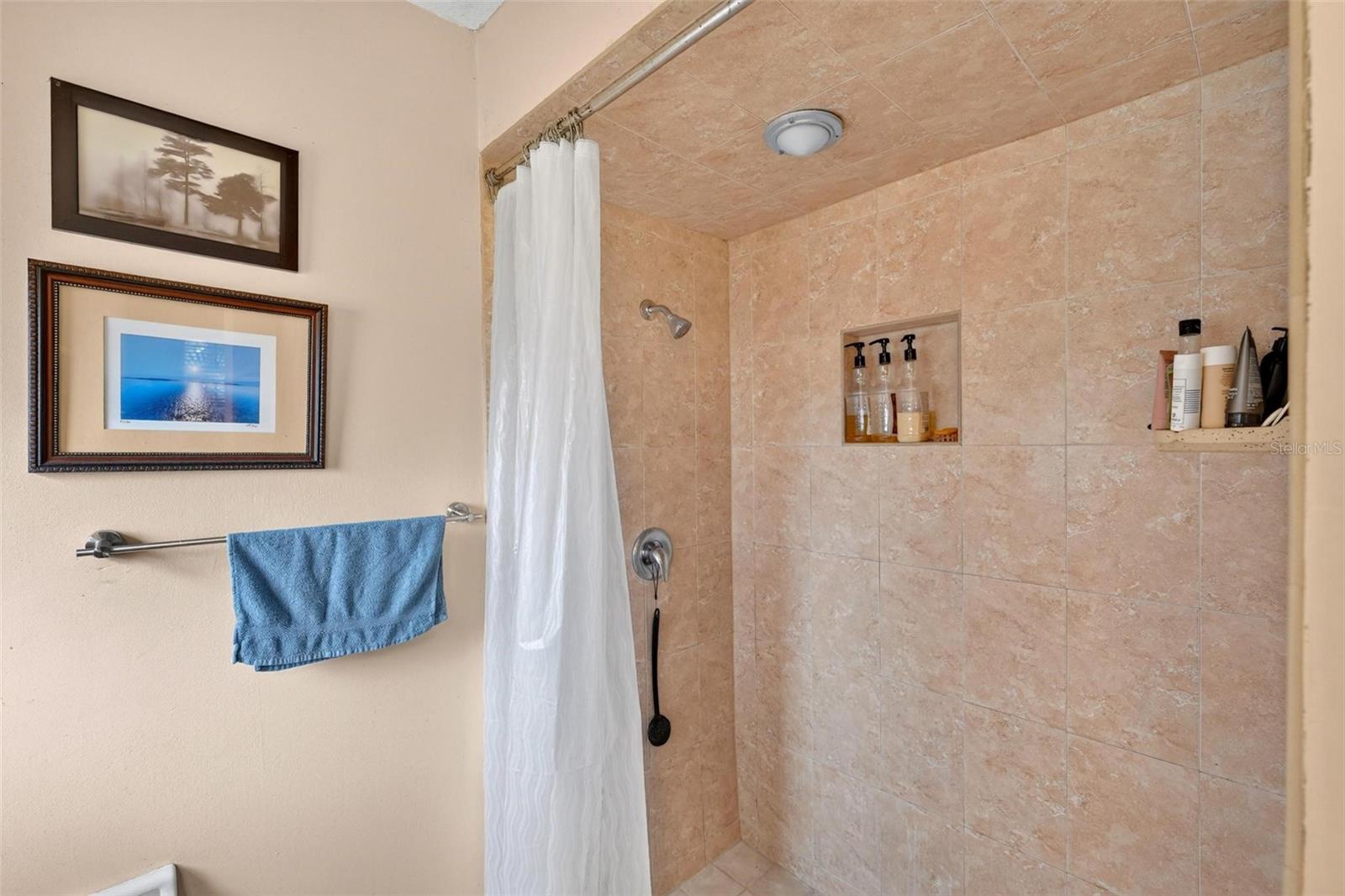 SWEETWATER OAKS SEC 04 - Residential