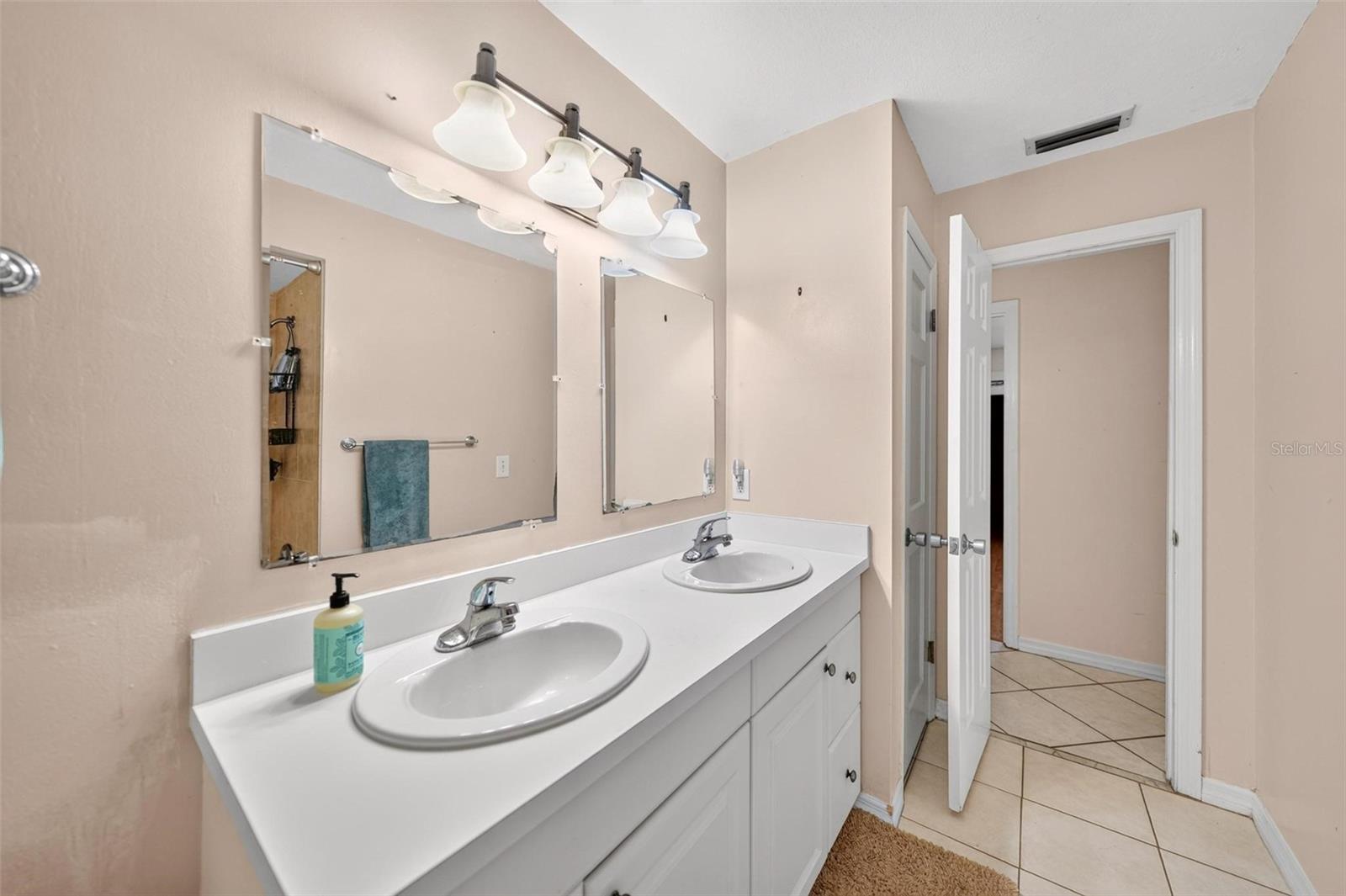 SWEETWATER OAKS SEC 04 - Residential