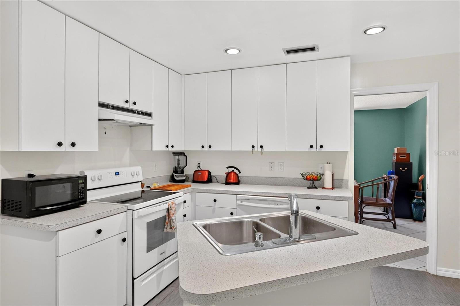 SWEETWATER OAKS SEC 04 - Residential