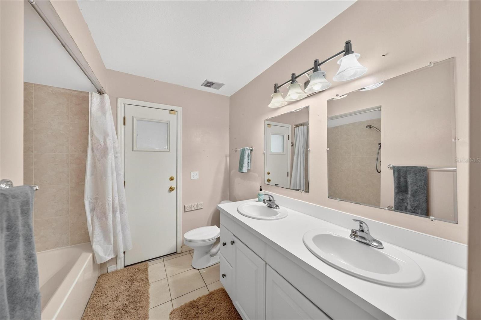 SWEETWATER OAKS SEC 04 - Residential